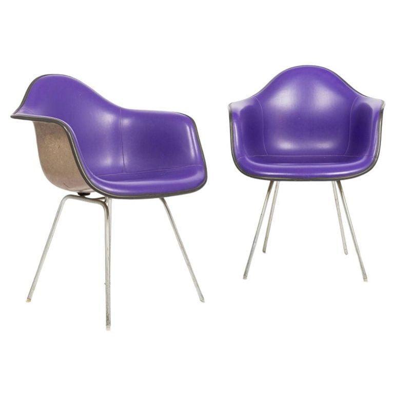 アート・デザイン・音楽 HERMAN MILLER LOUNGECHAIRS CATALOGUE1959 Mid Century Purple DAX Lounge Chairs by Eames for Herman Miller