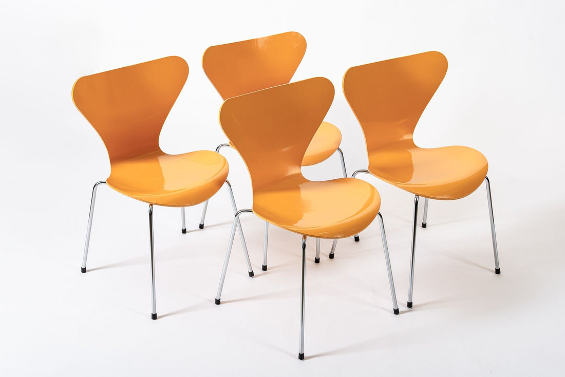 Danish Modern Dining Chairs Series 7 by Arne Jacobsen for Fritz Hansen
