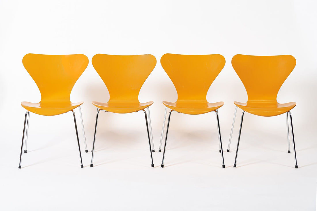 Danish Modern Dining Chairs Series 7 by Arne Jacobsen for Fritz Hansen