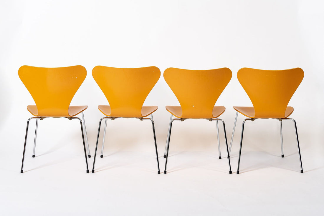 Danish Modern Dining Chairs Series 7 by Arne Jacobsen for Fritz Hansen