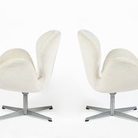 Mid Century Danish White Swan Chairs by Arne Jacobsen for Fritz Hansen 1960s, 2 Avail