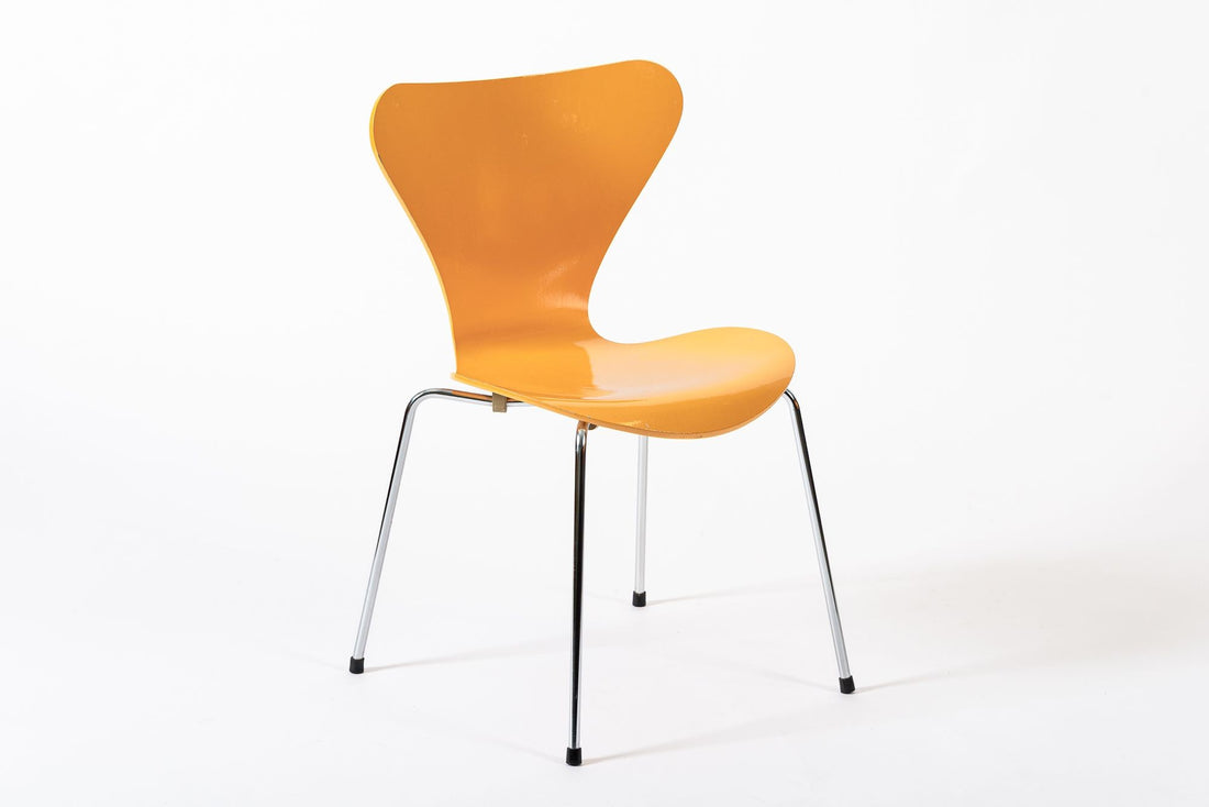 Danish Modern Dining Chairs Series 7 by Arne Jacobsen for Fritz Hansen