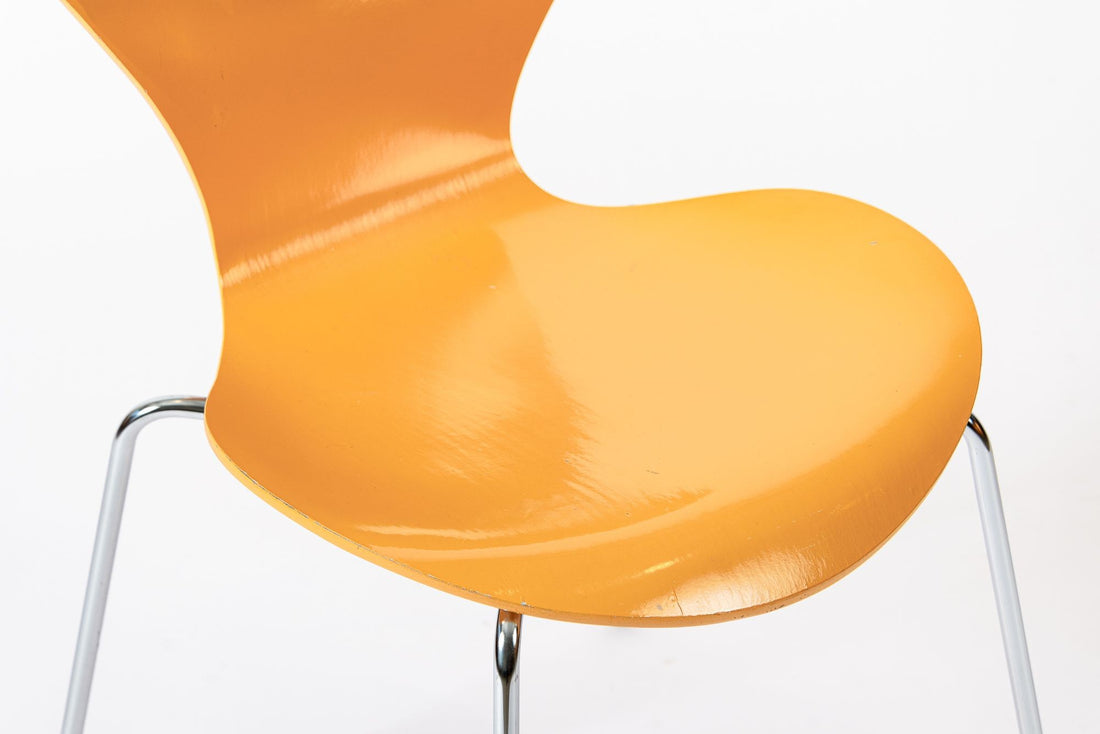 Danish Modern Dining Chairs Series 7 by Arne Jacobsen for Fritz Hansen