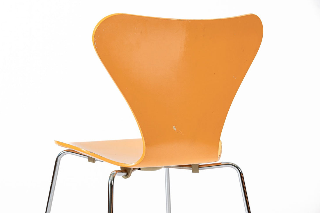 Danish Modern Dining Chairs Series 7 by Arne Jacobsen for Fritz Hansen