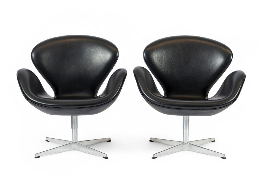 Mid Century Danish Black Leather Swan Chairs by Arne Jacobsen for Fritz Hansen