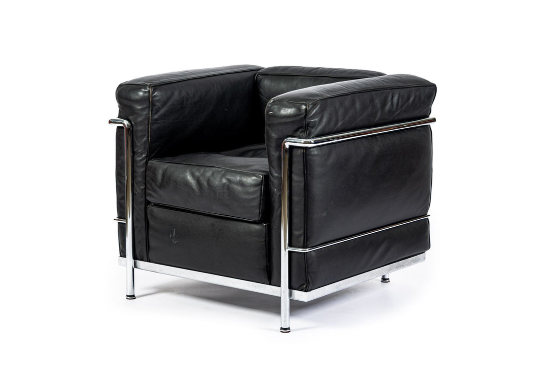 Authentic Cassina LC2 Black Leather Petit Lounge Chair by Le Corbusier, 4x Avail