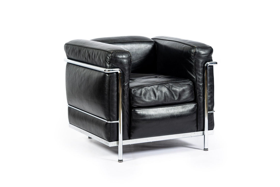 Authentic Cassina LC2 Black Leather Petit Lounge Chair by Le Corbusier, 4x Avail