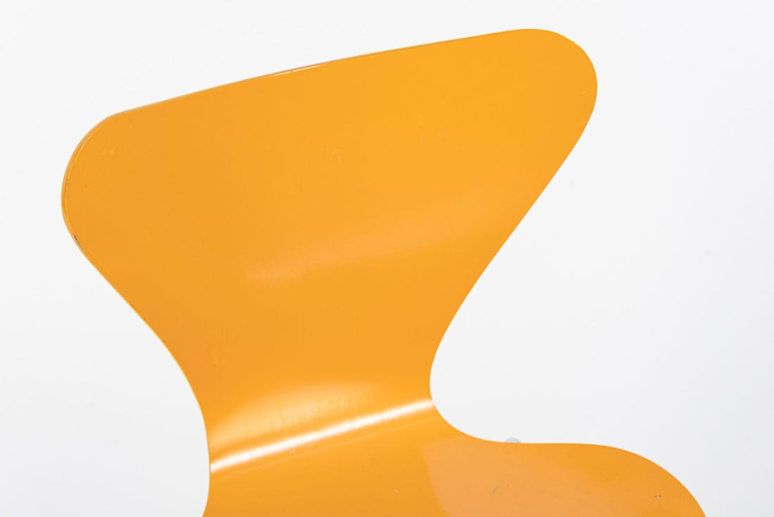 Yellow Danish Modern Dining Chair Series 7 by Arne Jacobsen for Fritz Hansen