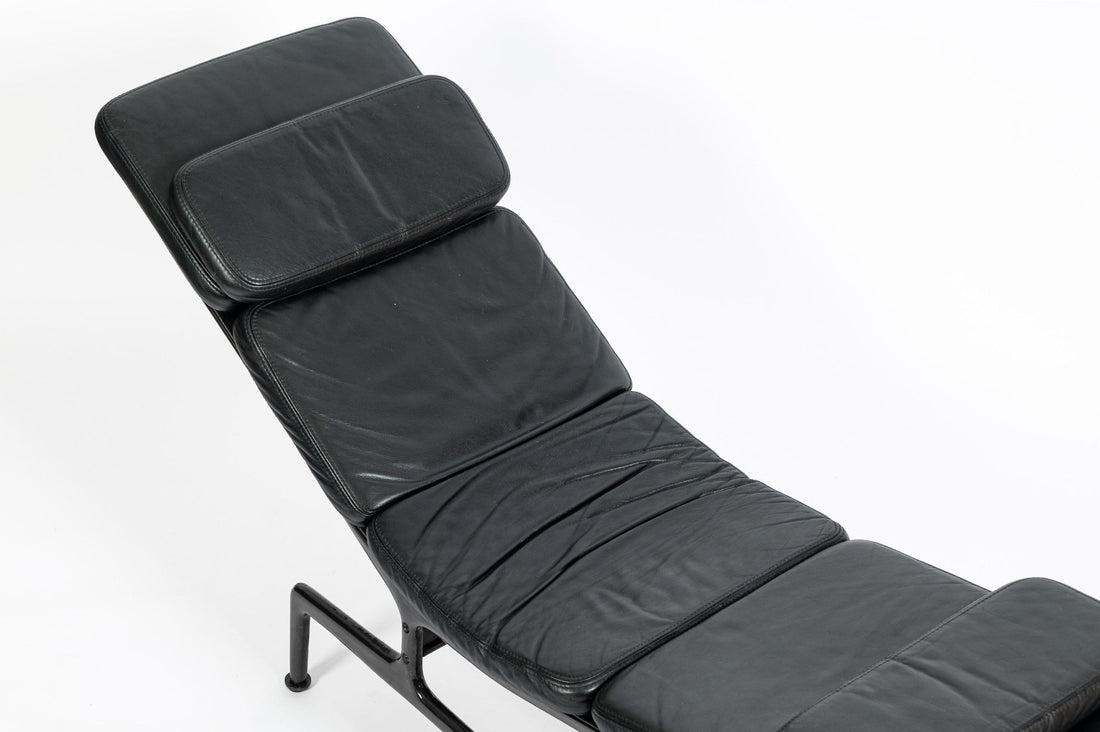 Vintage Mid-Century Eames ES106 “Billy Wilder” Chaise Lounge for Herman Miller