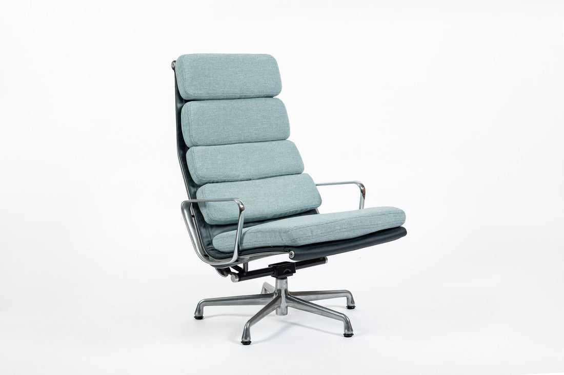 Pair of Eames Soft Pad Recliners for Herman Miller, Blue Gray Aluminum Group Lounge Chairs