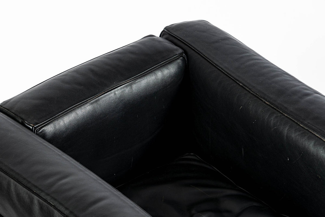 Authentic Cassina LC2 Black Leather Petit Lounge Chair by Le Corbusier, 4x Avail