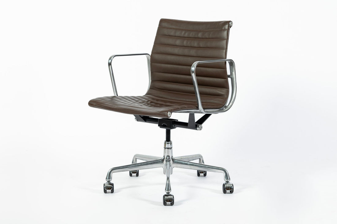 Set of 4 Eames Thin Pad Office Chairs for Herman Miller, Brown Leather Aluminum Group