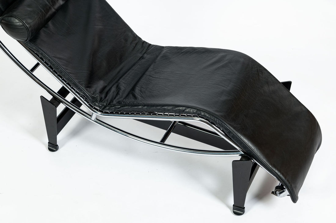 Cassina LC4 Black Leather Chaise Lounge Chair by Le Corbusier 1994