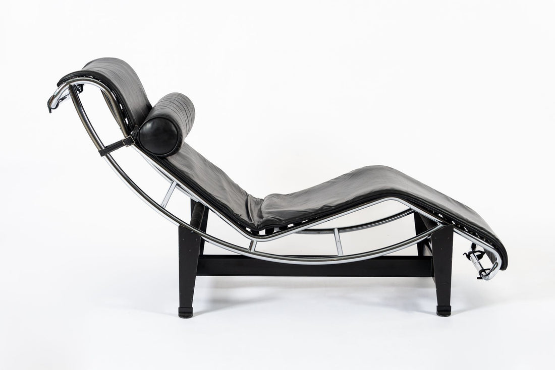 Cassina LC4 Black Leather Chaise Lounge Chair by Le Corbusier 1991