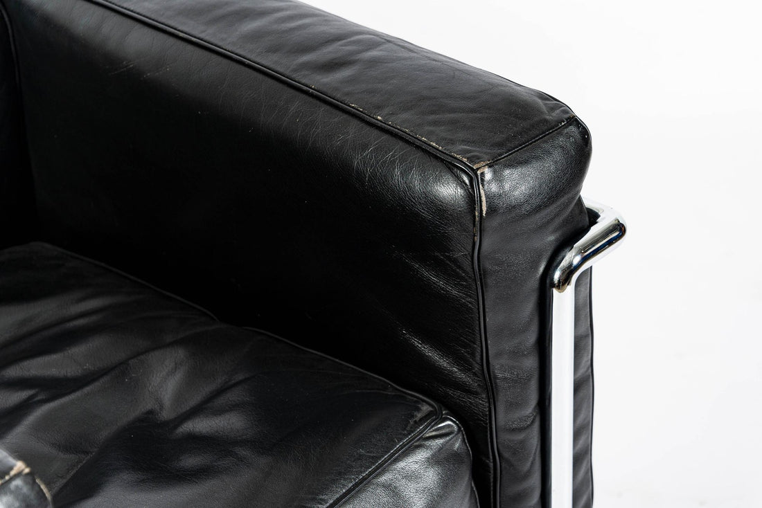 Authentic Cassina LC2 Black Leather Petit Lounge Chair by Le Corbusier, 4x Avail