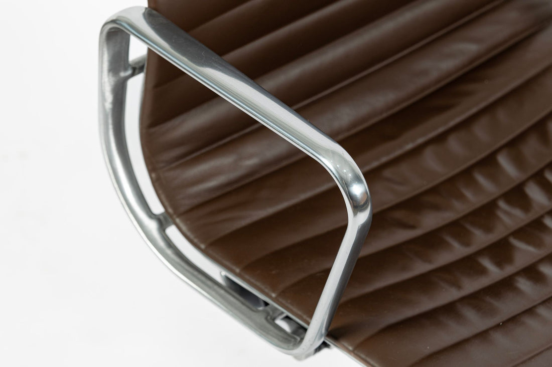 Set of 4 Eames Thin Pad Office Chairs for Herman Miller, Brown Leather Aluminum Group