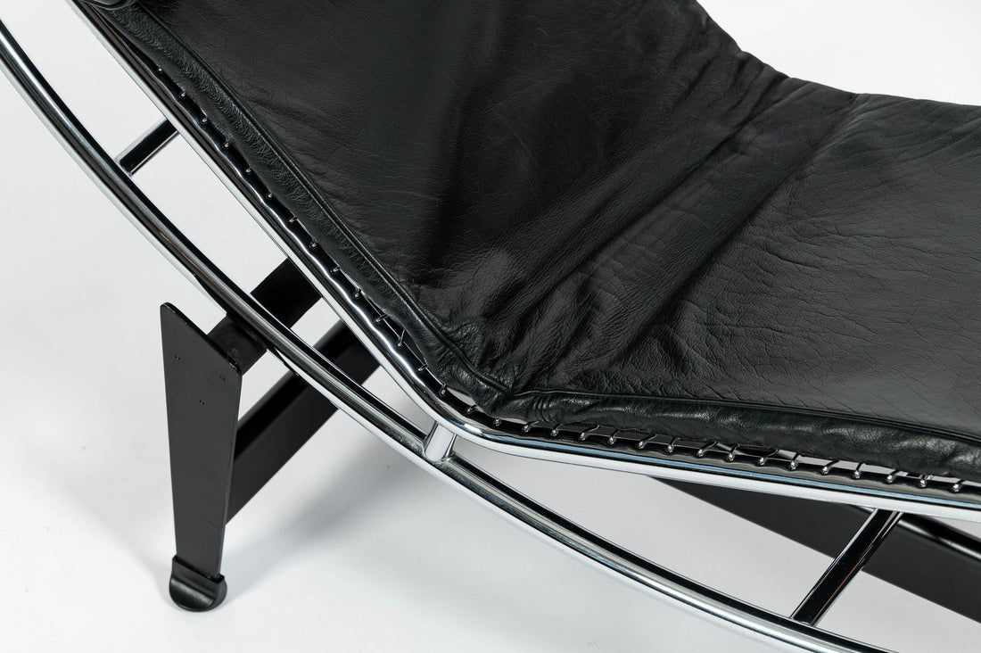 Cassina LC4 Black Leather Chaise Lounge Chair by Le Corbusier 1994