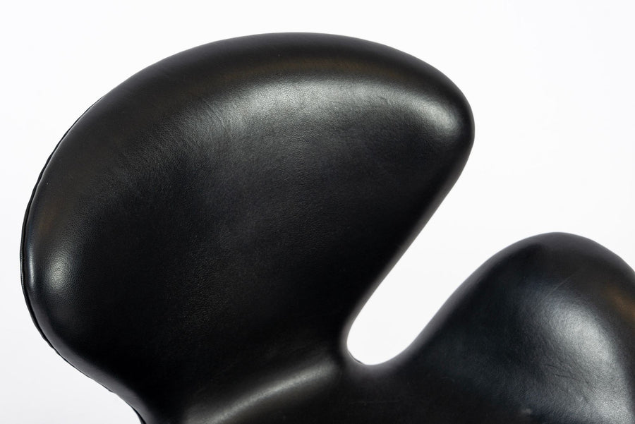 Mid Century Danish Black Leather Swan Chairs by Arne Jacobsen for Fritz Hansen