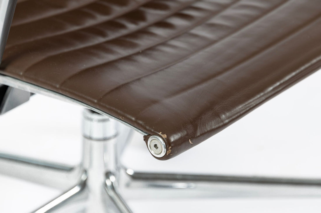 Set of 4 Eames Thin Pad Office Chairs for Herman Miller, Brown Leather Aluminum Group