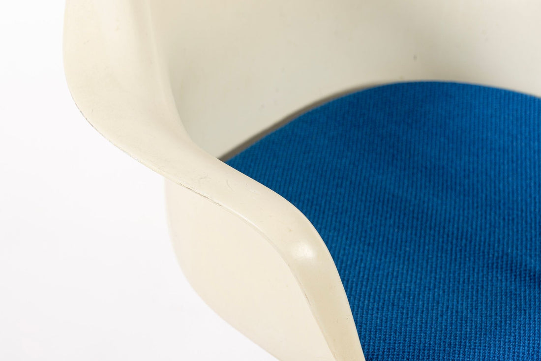 Original Fiberglass Tulip Arm Chair by Eero Saarinen for Knoll 1970s