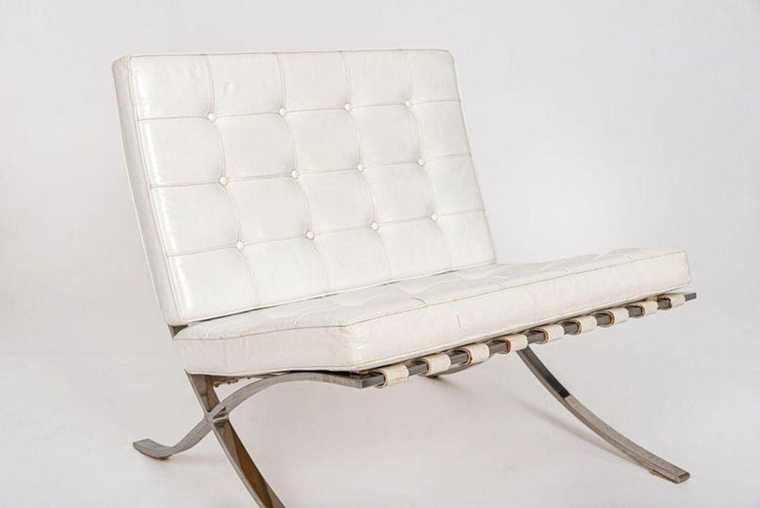 Mid Century White Barcelona Chairs by Mies van der Rohe for Knoll, 1970s