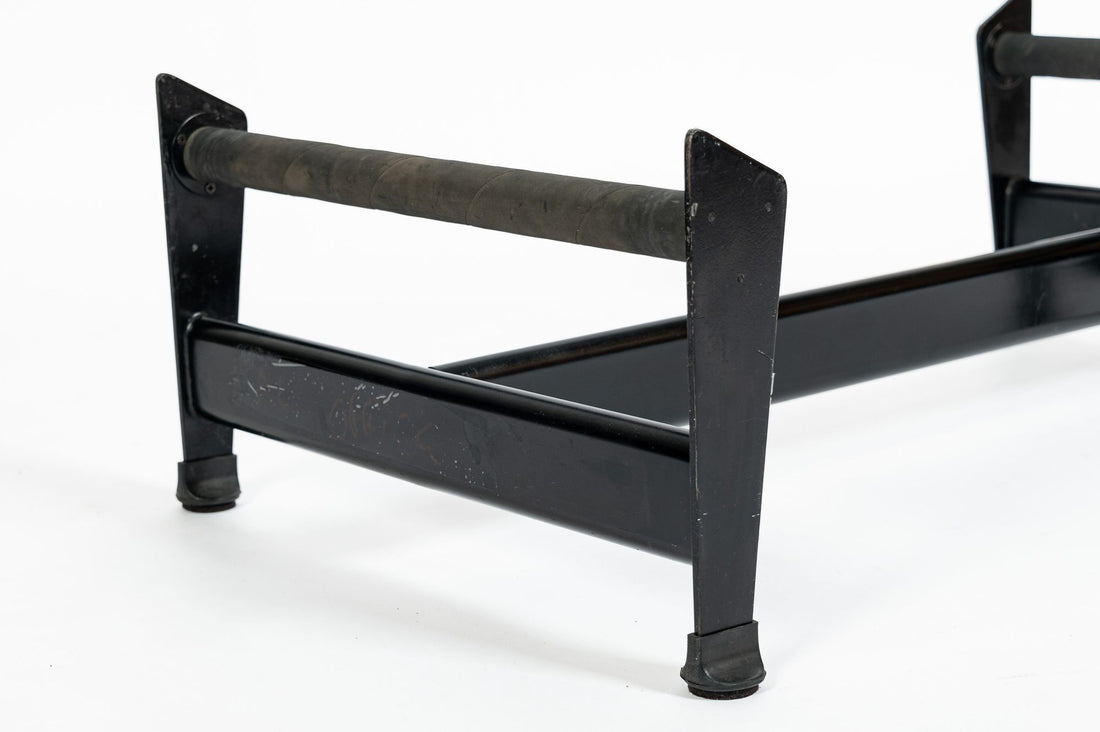 Cassina LC4 Chaise Lounge Chair in Black Leather by Le Corbusier 1970s