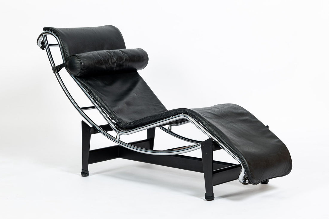 Cassina LC4 Black Leather Chaise Lounge Chair by Le Corbusier 1994