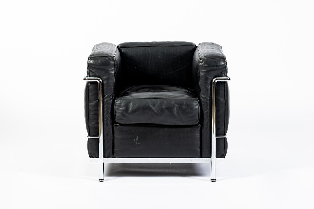 Authentic Cassina LC2 Black Leather Petit Lounge Chair by Le Corbusier, 4x Avail