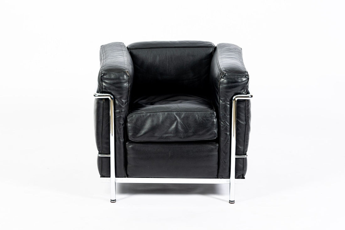 Authentic Cassina LC2 Black Leather Petit Lounge Chair by Le Corbusier, 4x Avail
