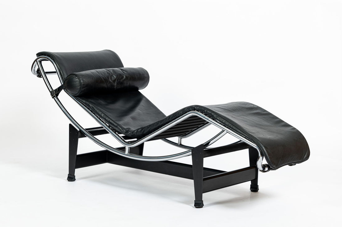 Cassina LC4 Black Leather Chaise Lounge Chair by Le Corbusier 1994