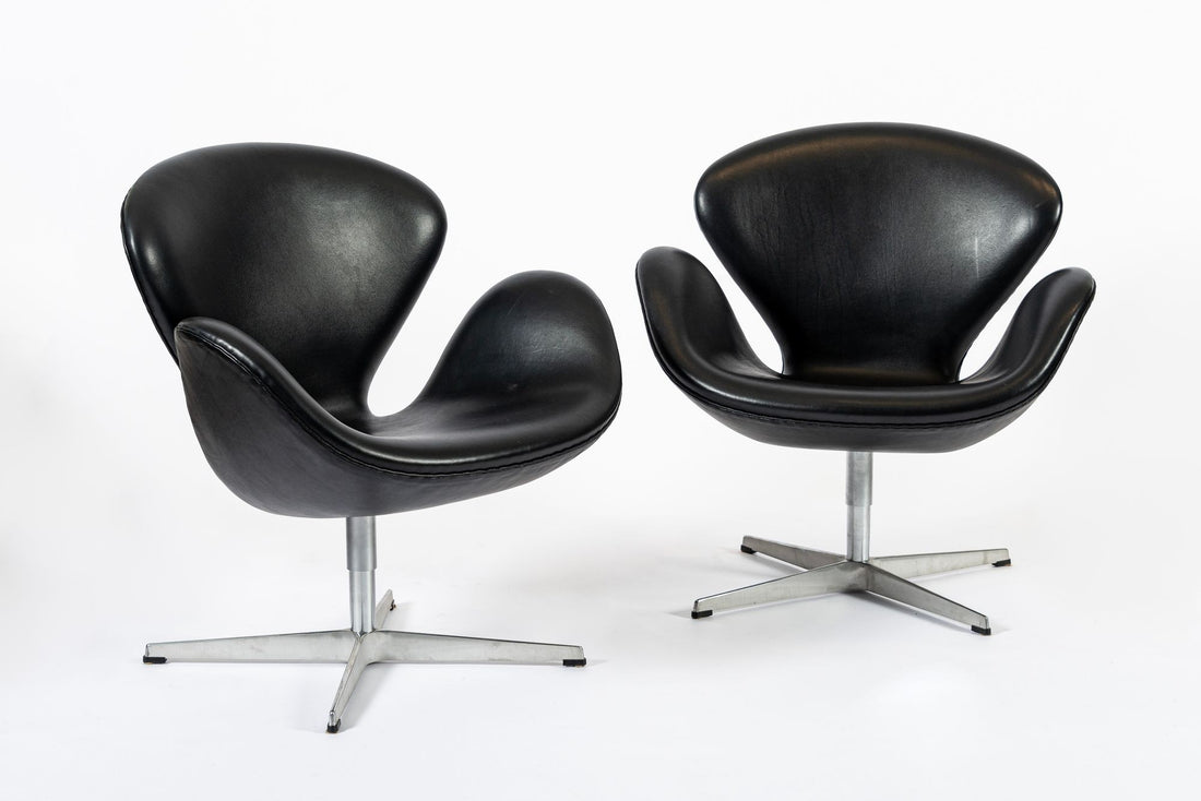 Mid Century Danish Black Leather Swan Chairs by Arne Jacobsen for Fritz Hansen