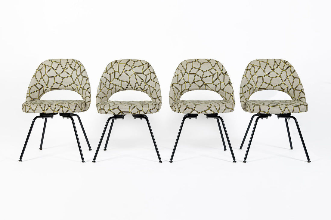 Set of 4 Eero Saarinen Executive Side Chairs for Knoll Mid Century Modern Black Metal