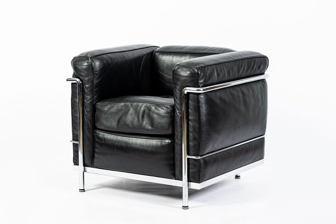 Authentic Cassina LC2 Black Leather Petit Lounge Chair by Le Corbusier, 4x Avail