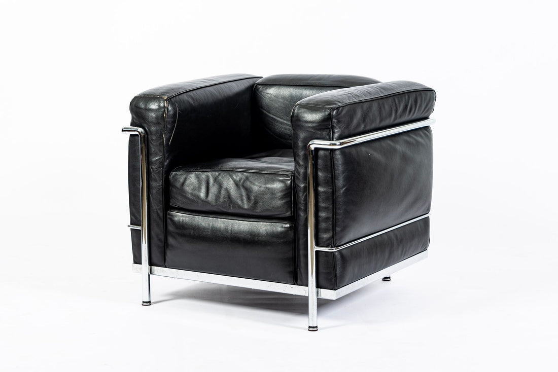 Authentic Cassina LC2 Black Leather Petit Lounge Chair by Le Corbusier, 4x Avail