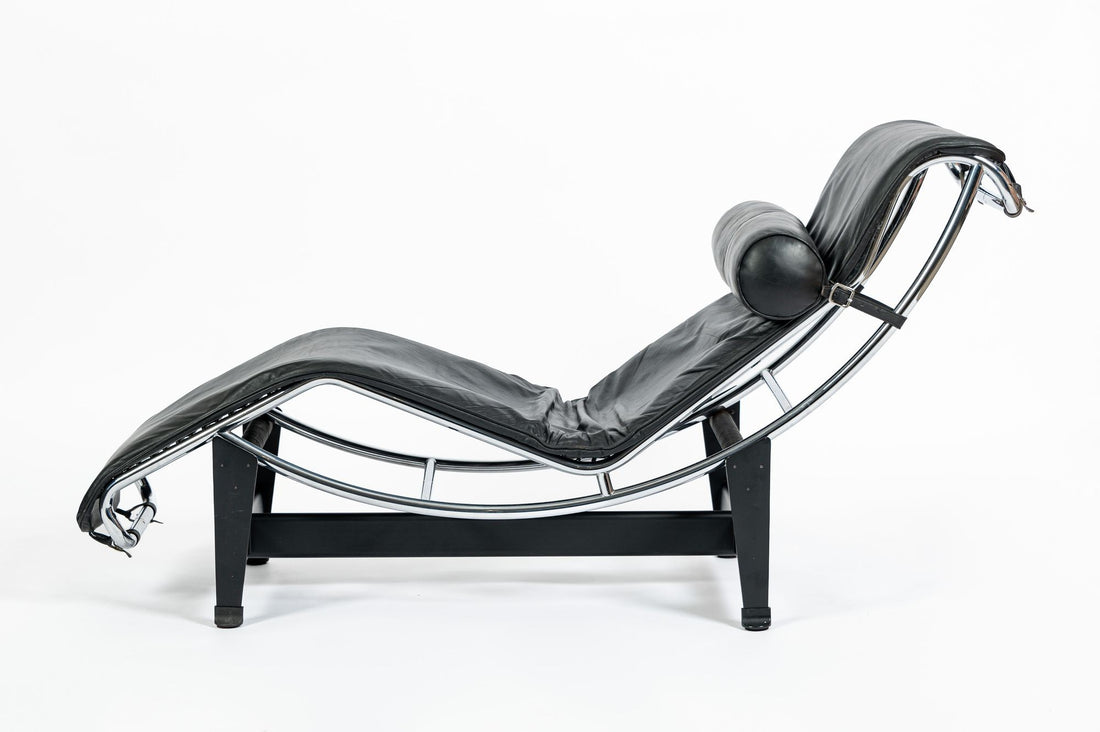 Cassina LC4 Black Leather Chaise Lounge Chair by Le Corbusier 1981