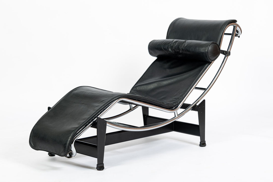 Cassina LC4 Black Leather Chaise Lounge Chair by Le Corbusier 1994