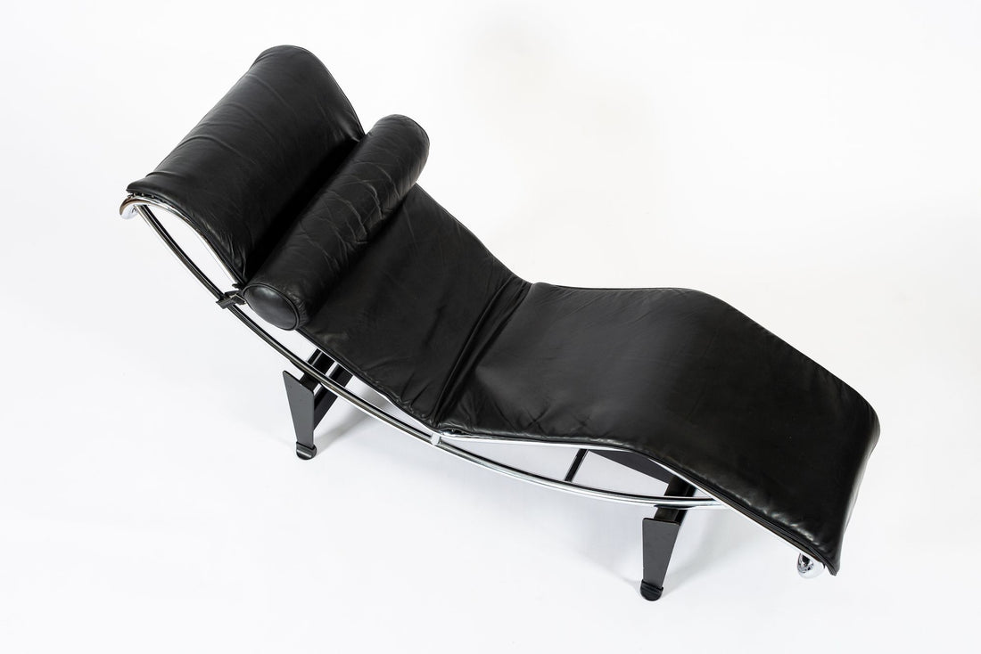 Cassina LC4 Black Leather Chaise Lounge Chair by Le Corbusier 1991