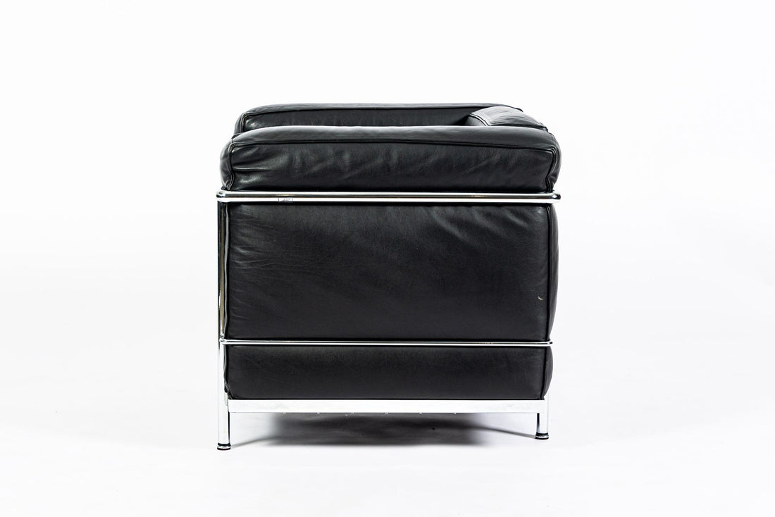 Authentic Cassina LC2 Black Leather Petit Lounge Chair by Le Corbusier, 4x Avail