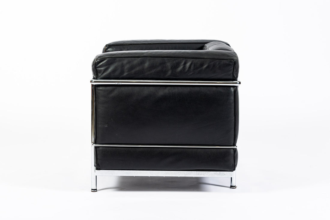 Authentic Cassina LC2 Black Leather Petit Lounge Chair by Le Corbusier, 4x Avail