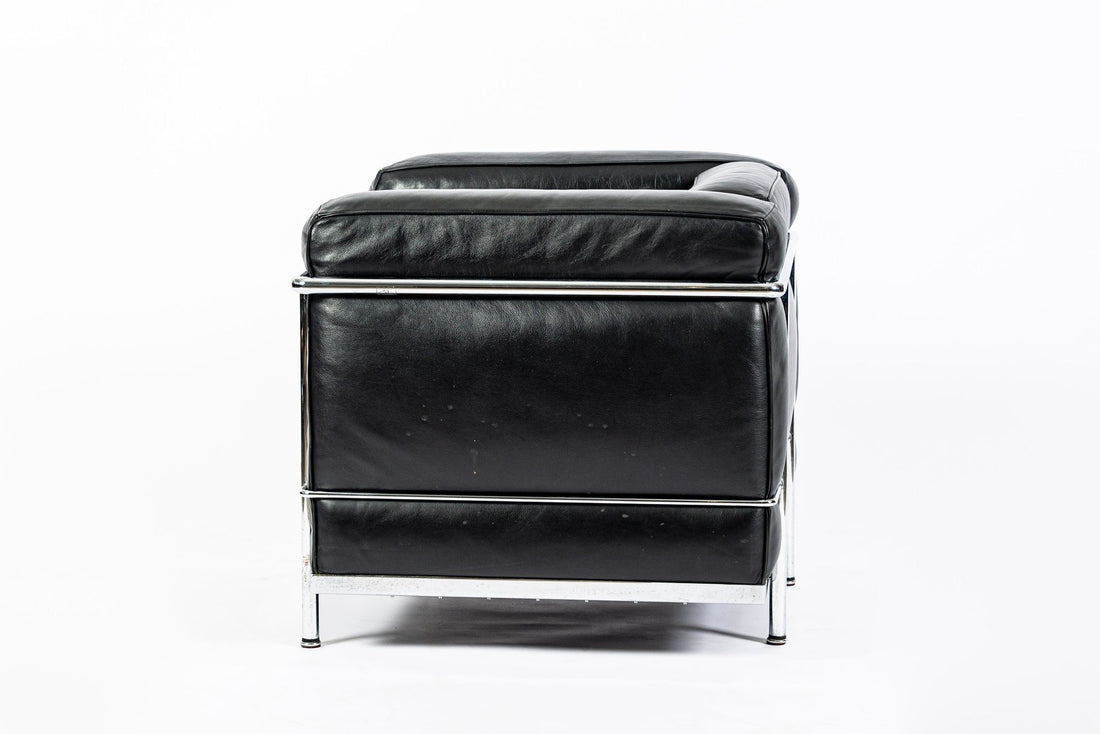 Authentic Cassina LC2 Black Leather Petit Lounge Chair by Le Corbusier, 4x Avail