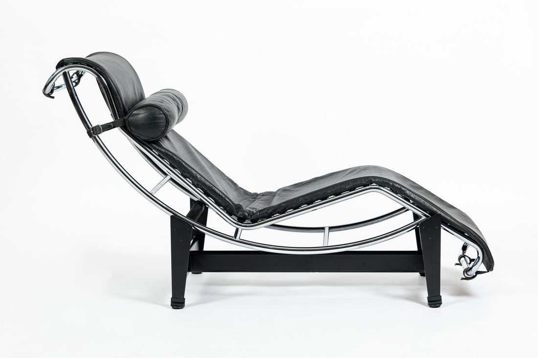 Cassina LC4 Black Leather Chaise Lounge Chair by Le Corbusier 1994