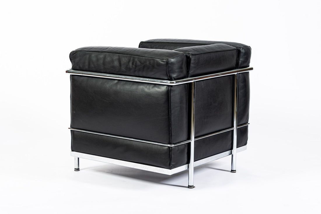 Authentic Cassina LC2 Black Leather Petit Lounge Chair by Le Corbusier, 4x Avail