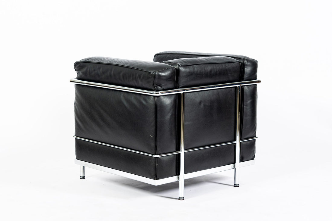 Authentic Cassina LC2 Black Leather Petit Lounge Chair by Le Corbusier, 4x Avail
