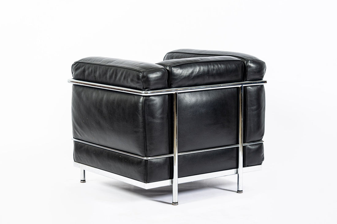 Authentic Cassina LC2 Black Leather Petit Lounge Chair by Le Corbusier, 4x Avail