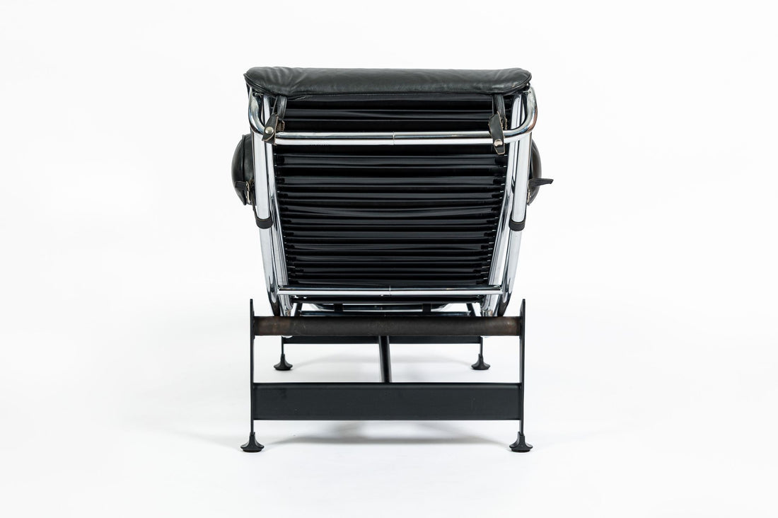 Cassina LC4 Black Leather Chaise Lounge Chair by Le Corbusier 1981