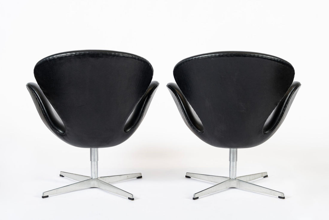 Mid Century Danish Black Leather Swan Chairs by Arne Jacobsen for Fritz Hansen