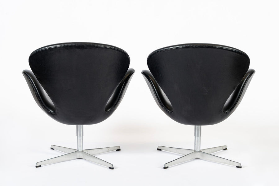 Mid Century Danish Black Leather Swan Chairs by Arne Jacobsen for Fritz Hansen