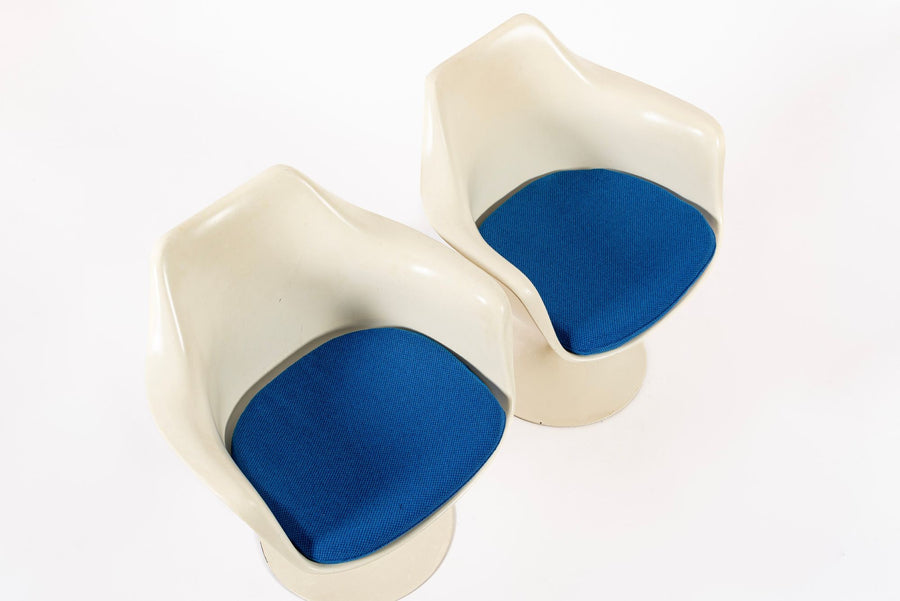 Original Fiberglass Tulip Arm Chairs by Eero Saarinen for Knoll 1970s