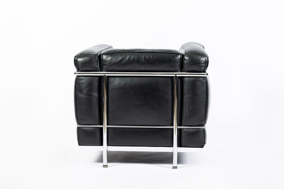Authentic Cassina LC2 Black Leather Petit Lounge Chair by Le Corbusier, 4x Avail