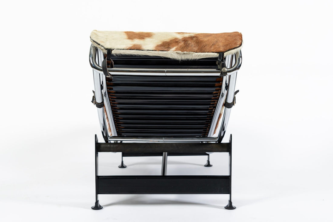 Vintage Cassina LC4 Cowhide Leather Chaise Lounge Chair by Le Corbusier 1960s
